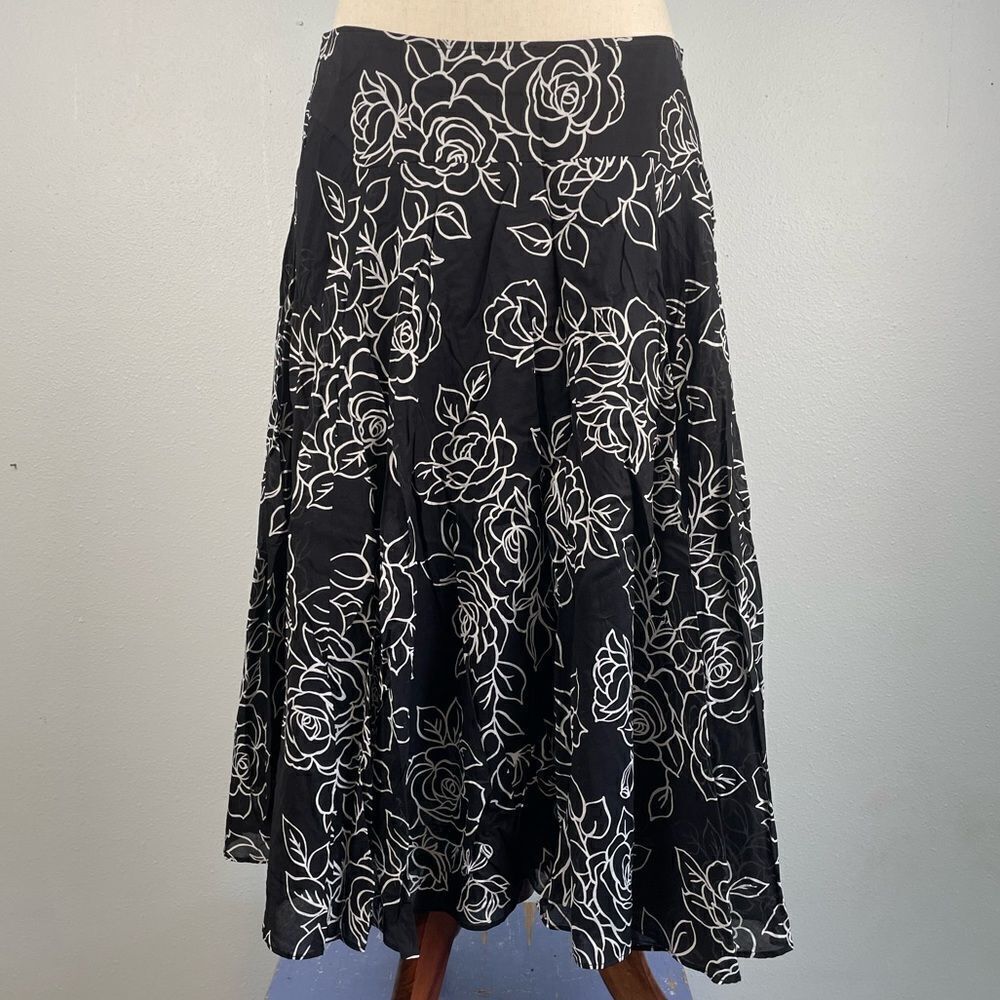 Jones New York Black and White Floral Print Midi Skirt Size 8 EUC